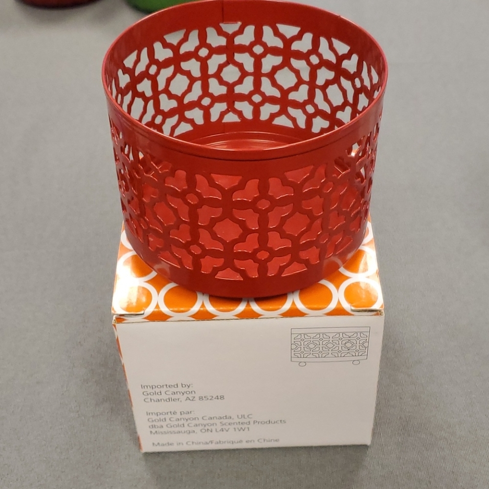 Gold Canyon Short Red Quatrefoil‎ holder
